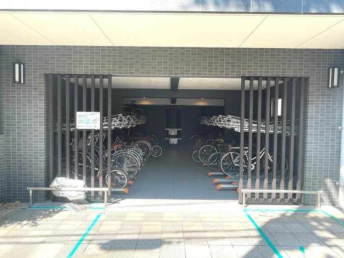 物件外観写真2　(駐輪場)