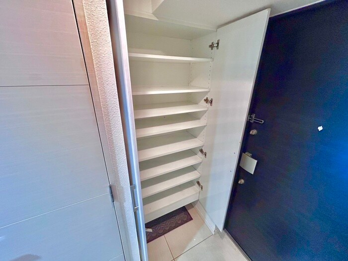 物件内観写真18　(靴箱)