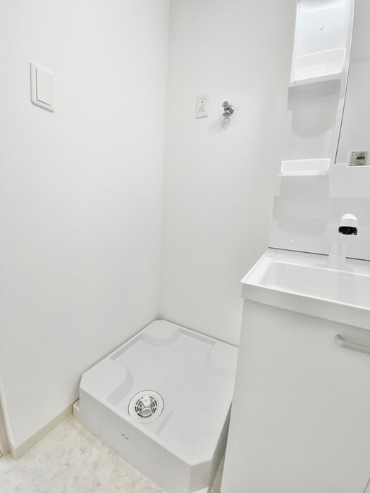 物件内観写真14　(洗濯機置場)