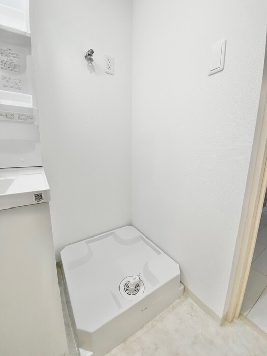 物件内観写真14　(洗濯機置場)