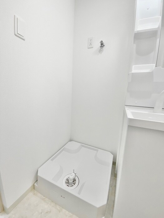 物件内観写真15　(洗濯機置場)