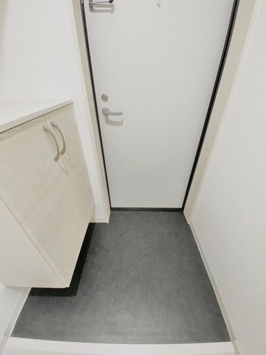 物件内観写真16　(玄関)