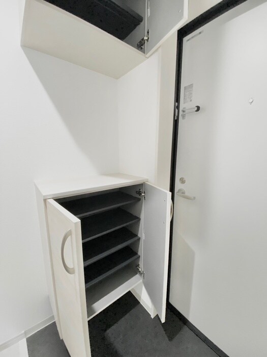 物件内観写真17　(玄関)