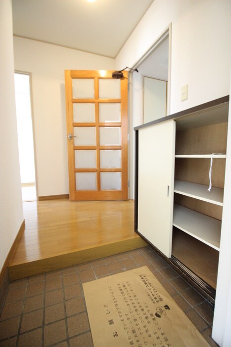 物件内観写真18　(玄関)