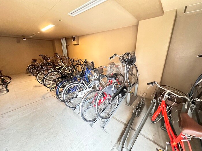 物件外観写真3　(駐輪場)