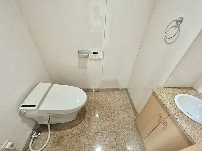 物件内観写真11　(トイレ)