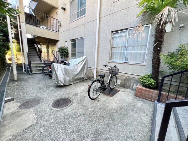 バイク置き場