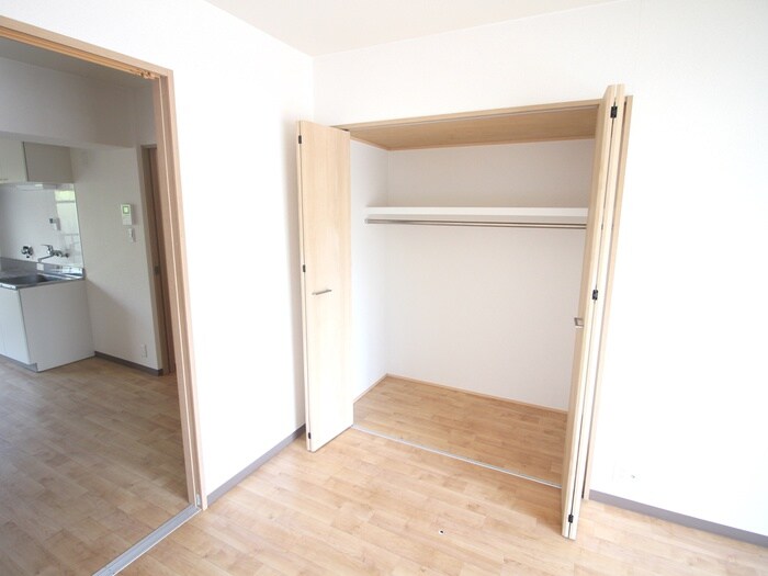 物件内観写真12　(収納)