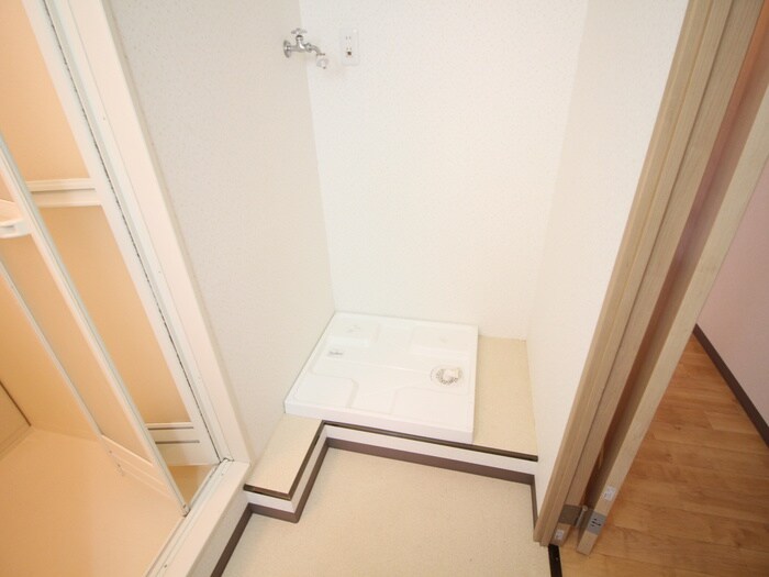 物件内観写真19　(洗濯機置場)