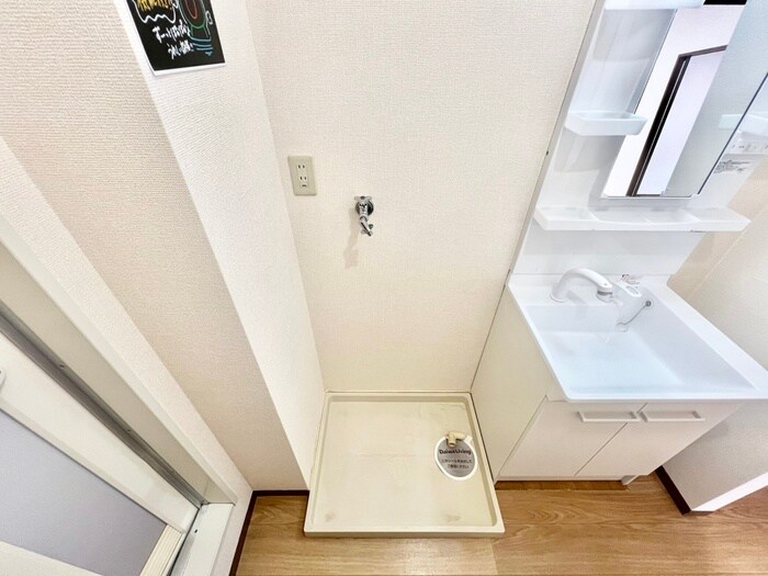 物件内観写真16　(洗濯機置場)