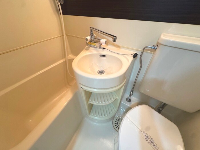 物件内観写真8　(洗面)