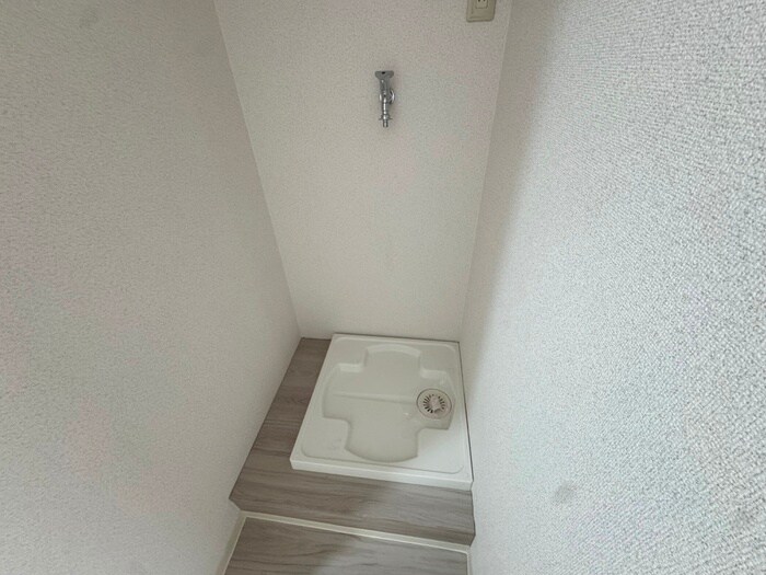 物件内観写真11　(洗濯機置場)