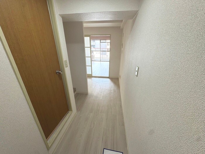 物件内観写真13　(廊下)