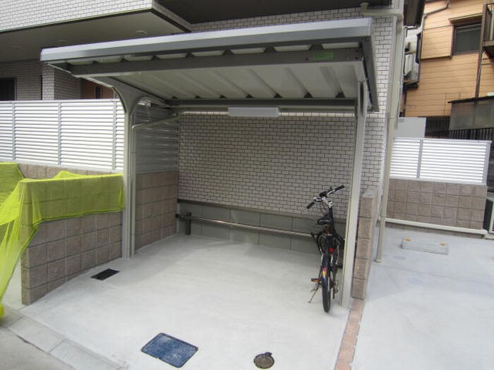 物件外観写真3　(駐輪場)