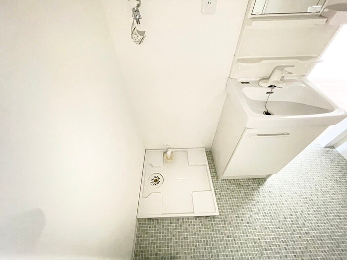 物件内観写真16　(洗濯機置場)