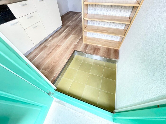 物件内観写真18　(玄関)