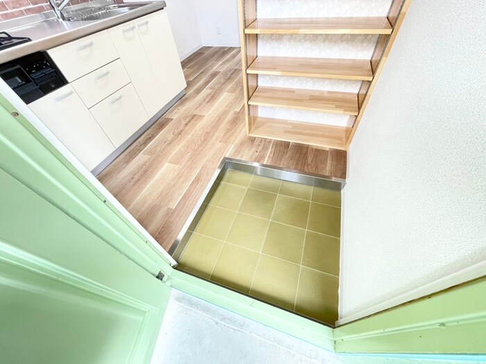 望月コーポの玄関