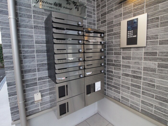 物件外観写真6　(エントランス部分)