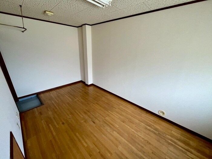 物件内観写真11　(居室)