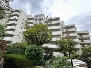 千里山ﾛｲﾔﾙﾏﾝｼｮﾝＣ棟（８０３）外観写真