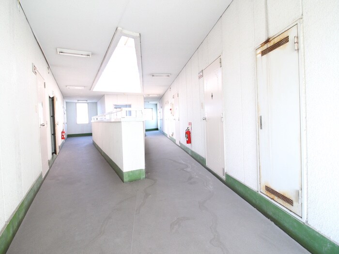 物件外観写真4　(エントランス部分)