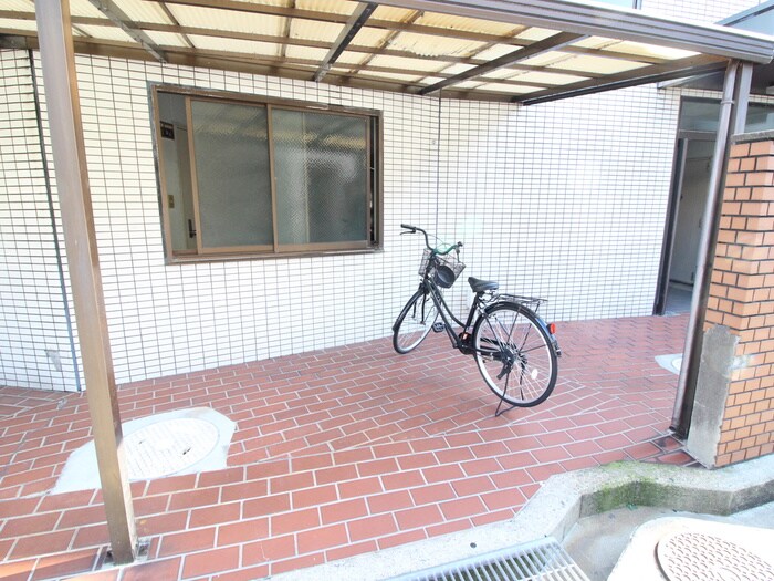 物件外観写真5　(駐輪場)