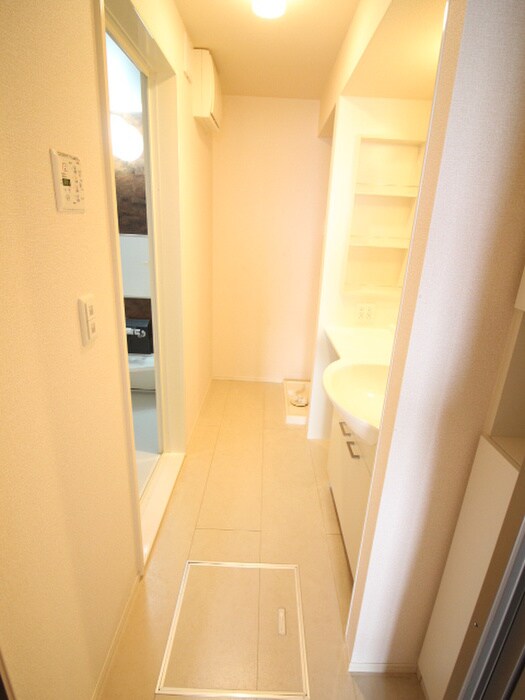 物件内観写真12　(洗濯機置場)