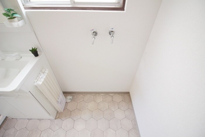 物件内観写真10　(洗濯機置場)