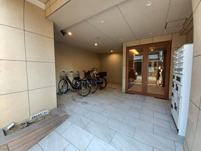 物件外観写真2　(駐輪場)