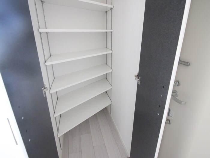 物件内観写真13　(収納)