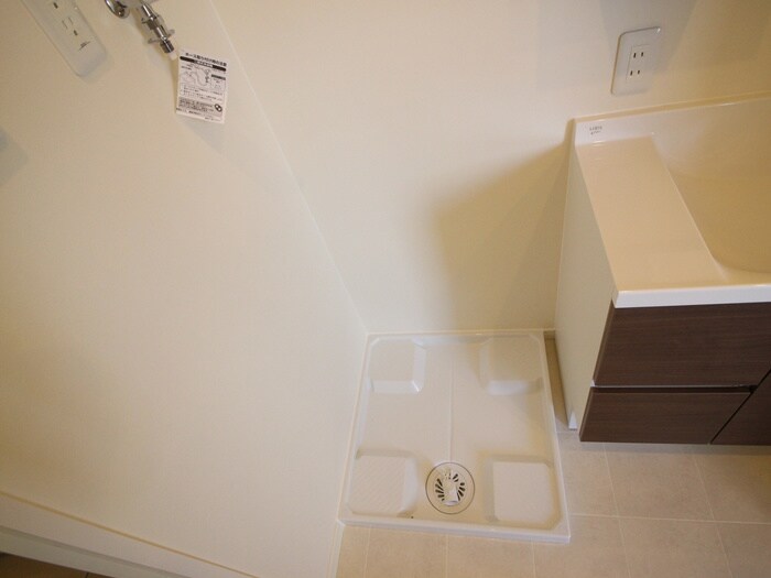 物件内観写真18　(洗濯機置場)