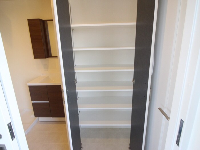 物件内観写真22　(収納)