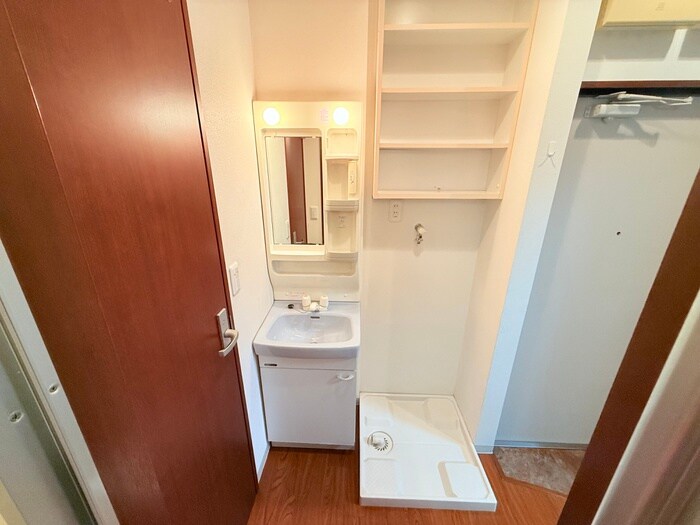 物件内観写真15　(洗濯機置場)