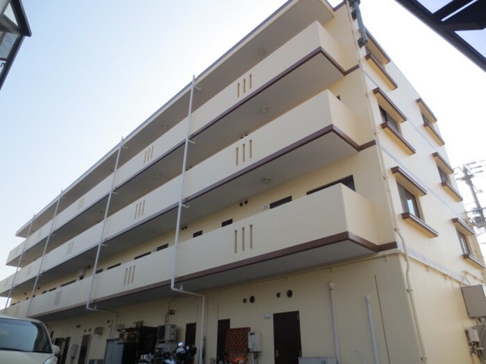 物件外観写真2　(駐車場)