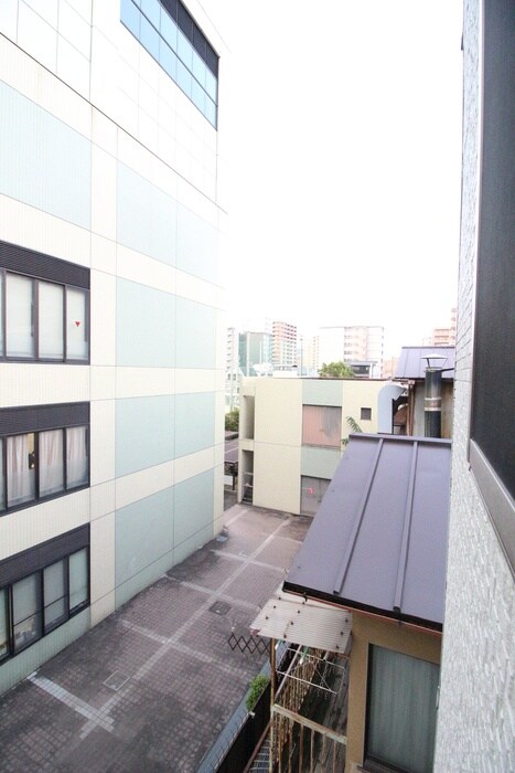 物件内観写真16　(室内からの展望)