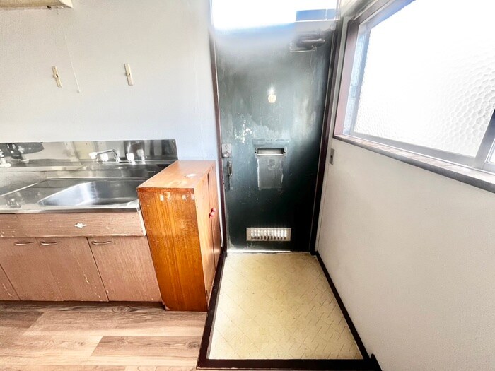 物件内観写真15　(玄関)