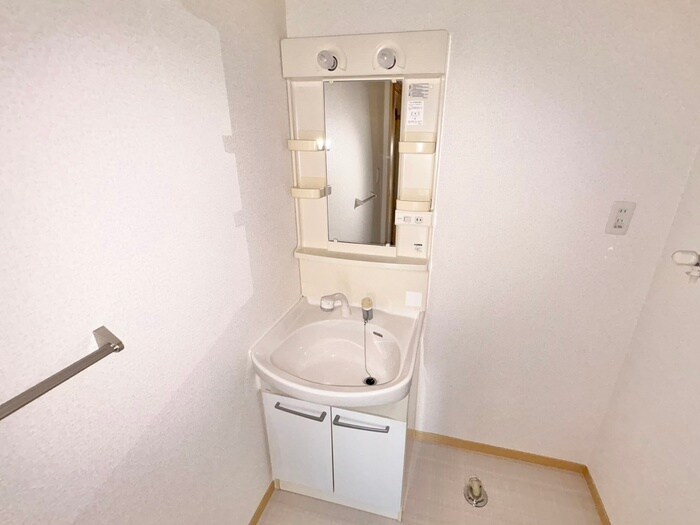 物件内観写真11　(洗面)