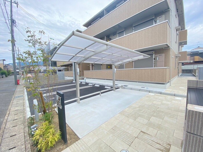 物件外観写真3　(駐輪場)