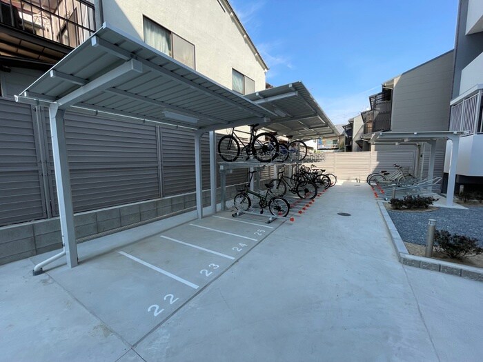 物件外観写真3　(駐輪場)