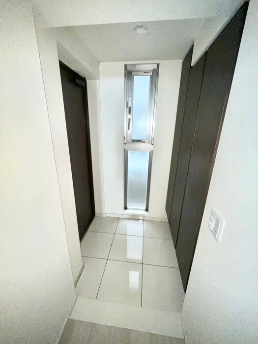 物件内観写真14　(玄関)