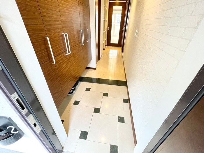 物件内観写真19　(玄関)