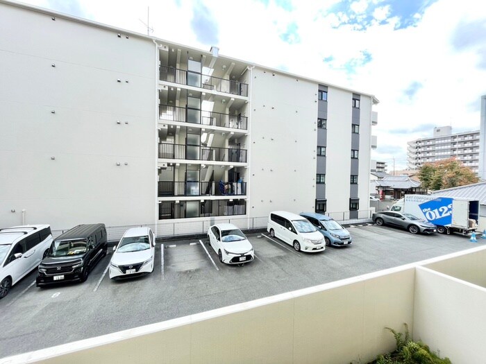 物件内観写真22　(室内からの展望)