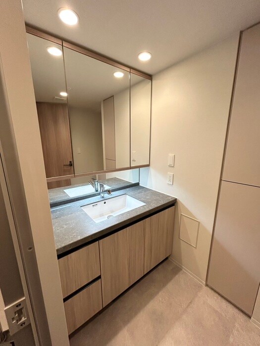 物件内観写真12　(洗面)