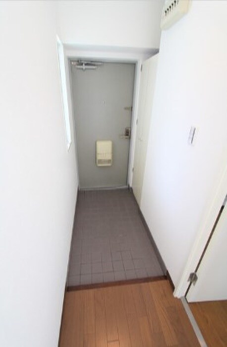 物件内観写真16　(玄関)