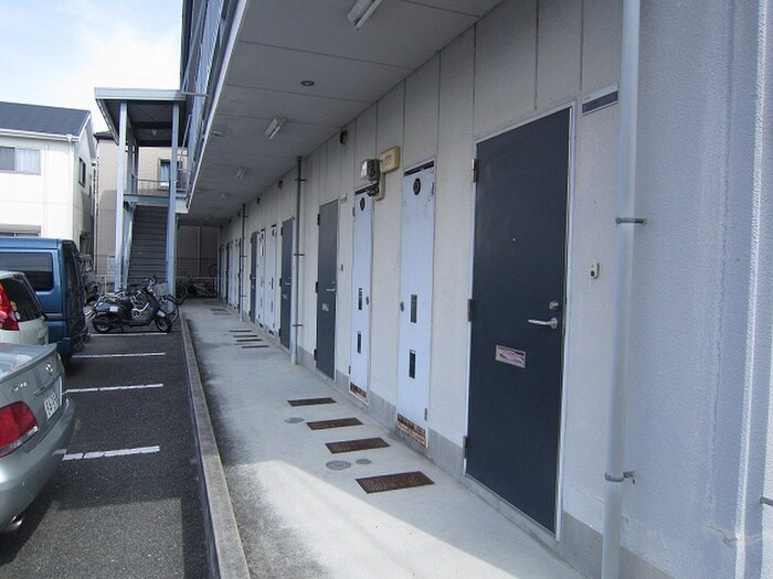 物件外観写真5　(エントランス部分)