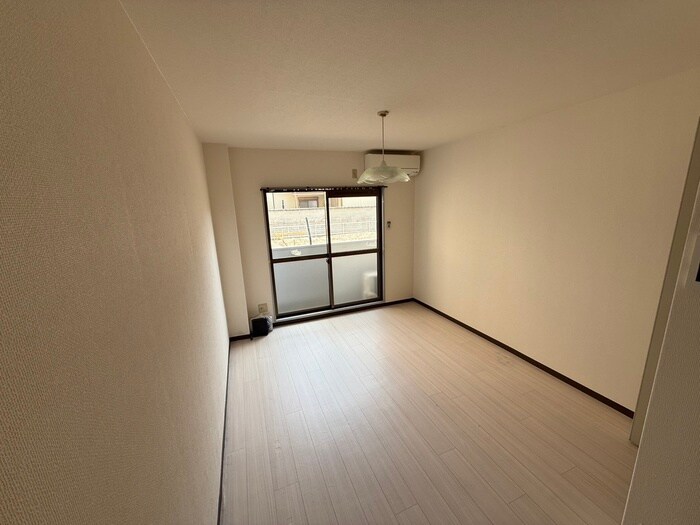 物件内観写真10　(居室)