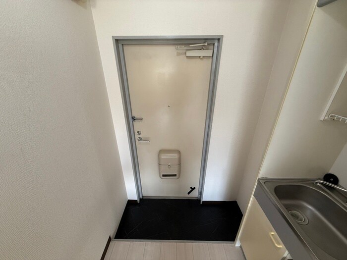 物件内観写真15　(玄関)