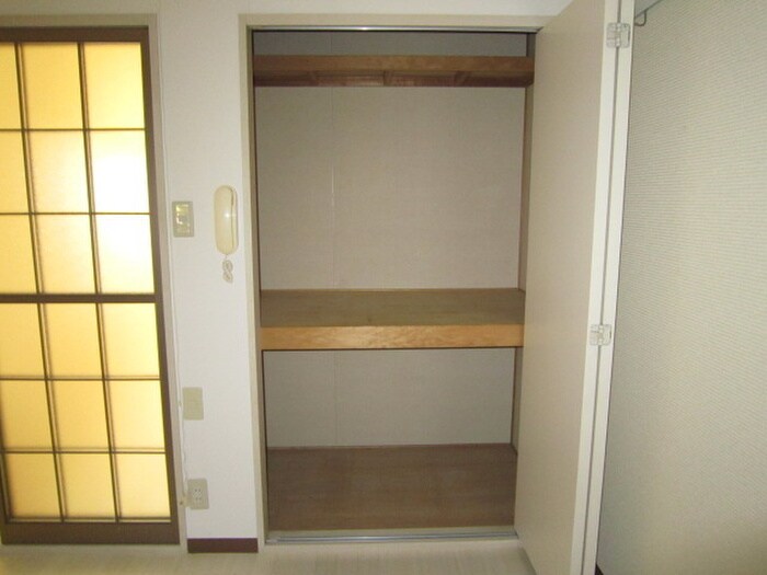 物件内観写真12　(収納)