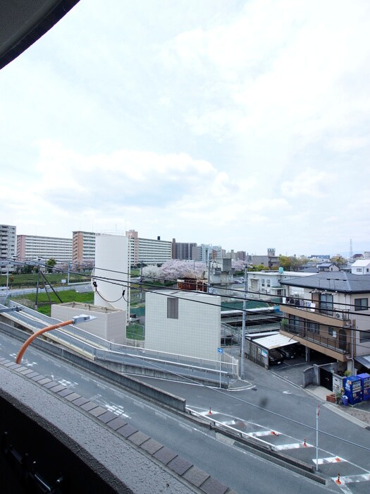 物件内観写真18　(室内からの展望)