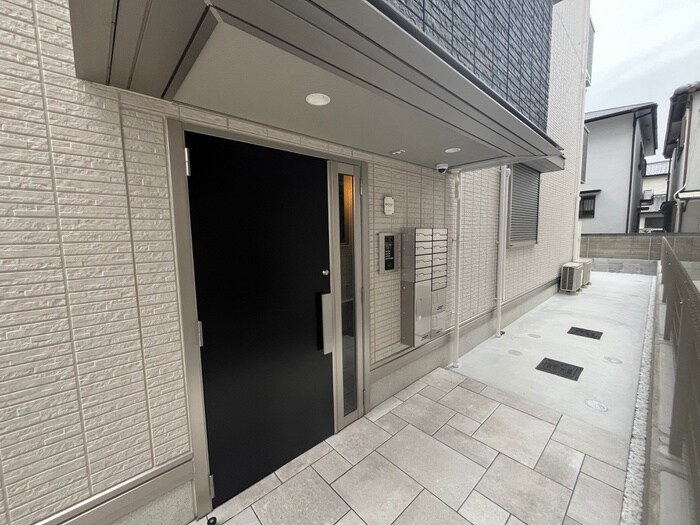 物件外観写真3　(エントランス部分)